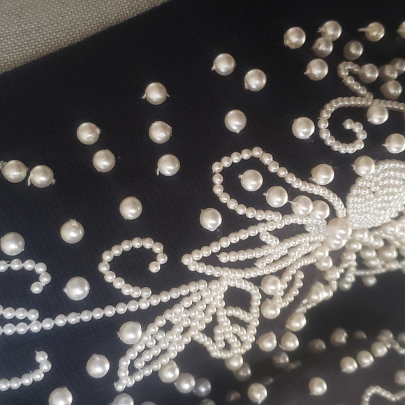 LADY'S PEARL ENHANCED SWEATER - Picture 3 of 3